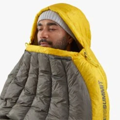 Sea To Summit Spark Down Sleeping Bag -1°C -Camp and Hike Store SparkDownSleepingBag7C 45FRegular ASL041072 050101 MODEL 3 e8197809 7bd2 4987 9462 488466c57b1e