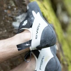 Evolv V6 -Camp and Hike Store evolv.v6.climbinh.shoe3